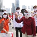 MdmHalimahPresidentofSingaporewavingattheNationalDayParade